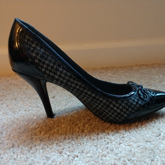 Houndstooth Pattern Black Heels - Picture 1 of 5
